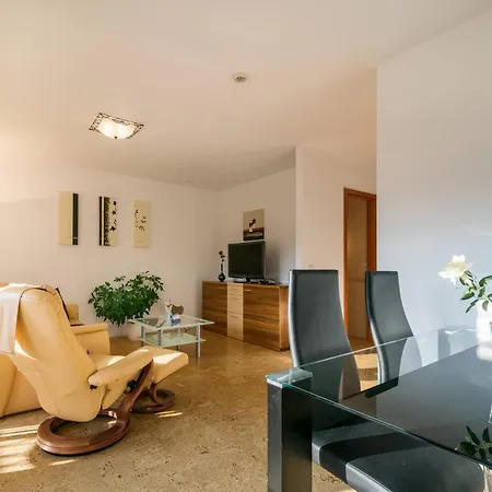 Kaiservillen - Mit 1 Schlafzimmer Und Balkon C23